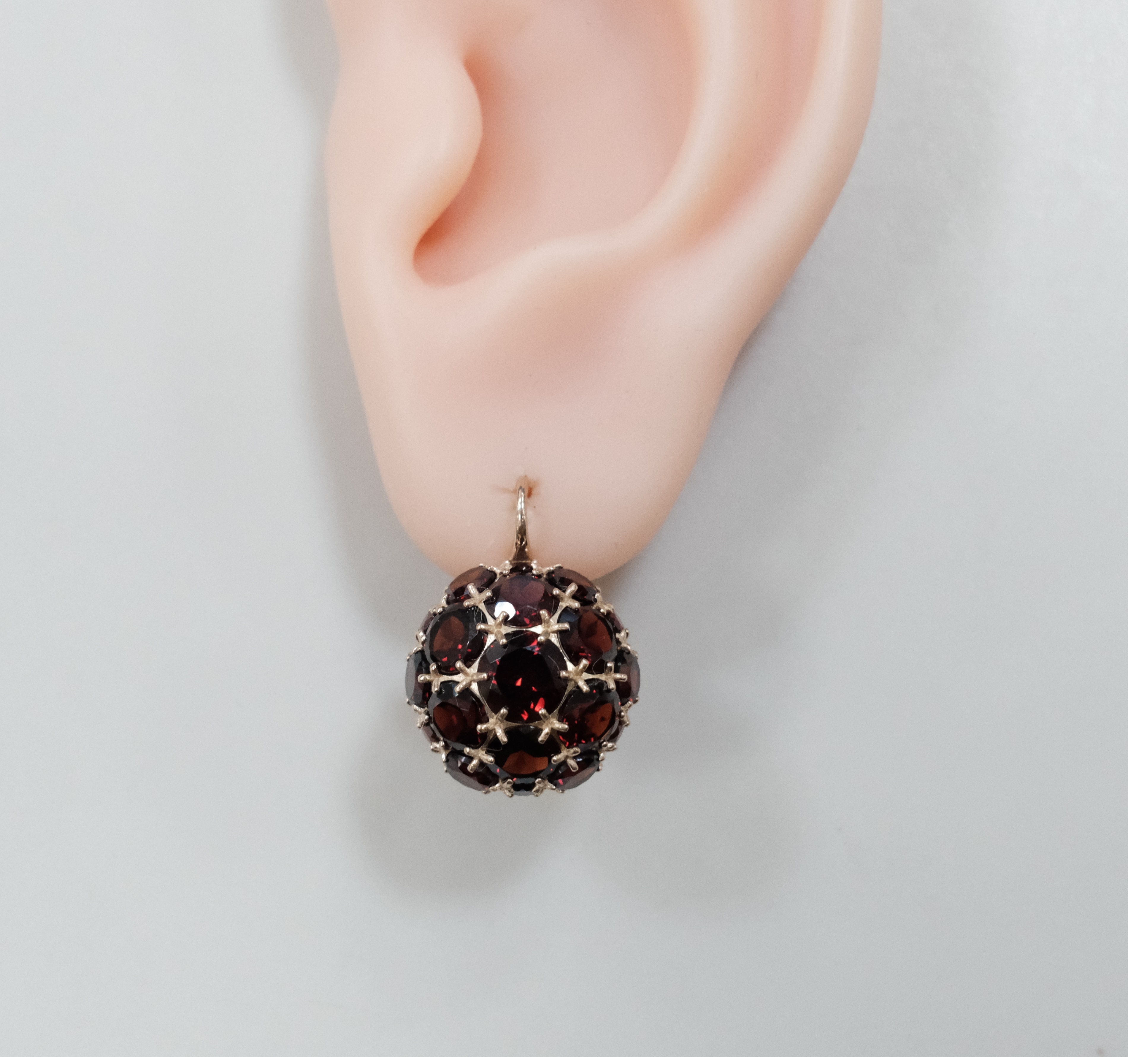 Серебряные серьги с гранатами